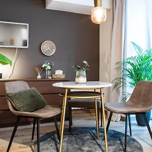 Cozy Modern In Prague's Absolute Center Praga